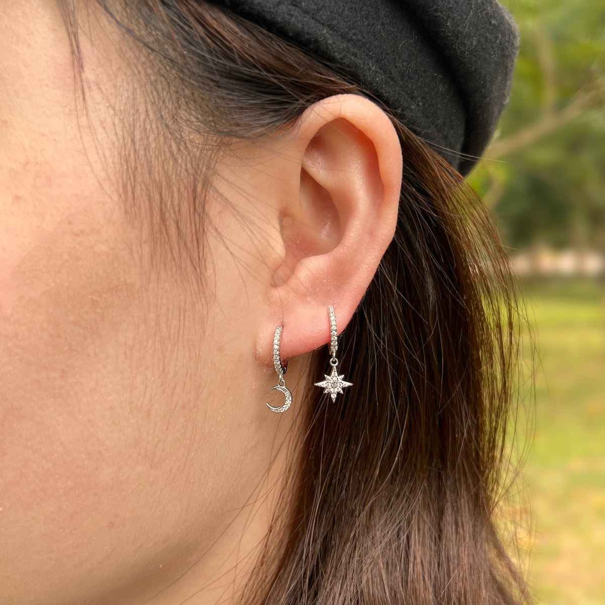 [Sparkling Aurora]Star and Moon Asymmetric Earrings