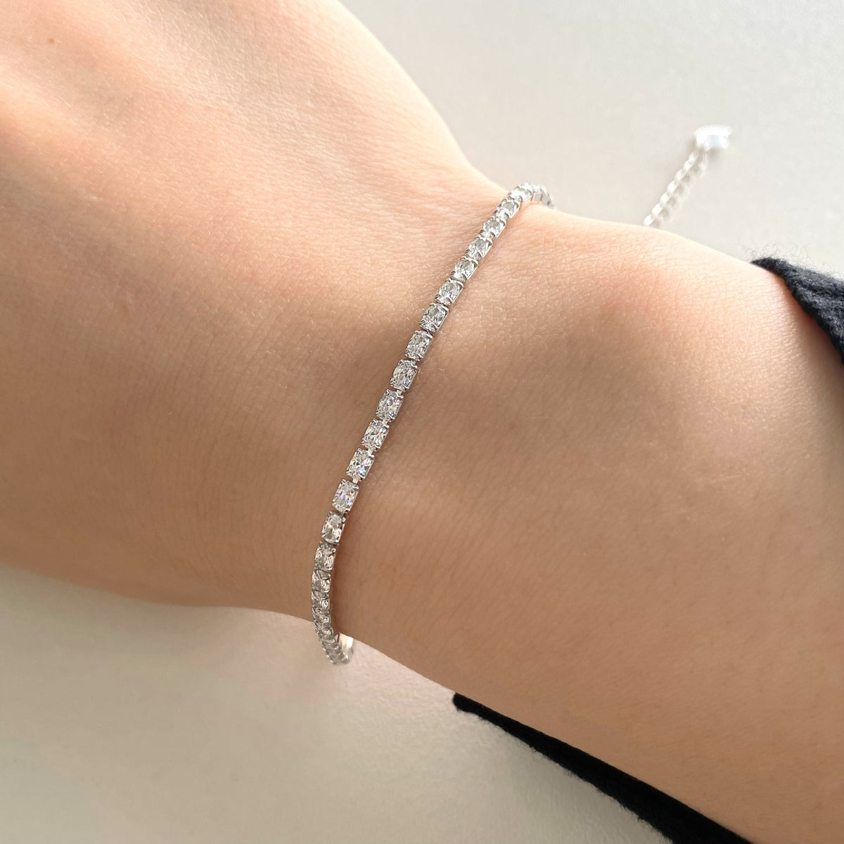 [Sparkling Aurora]Elegant Emerald Cut Daily Bracelet