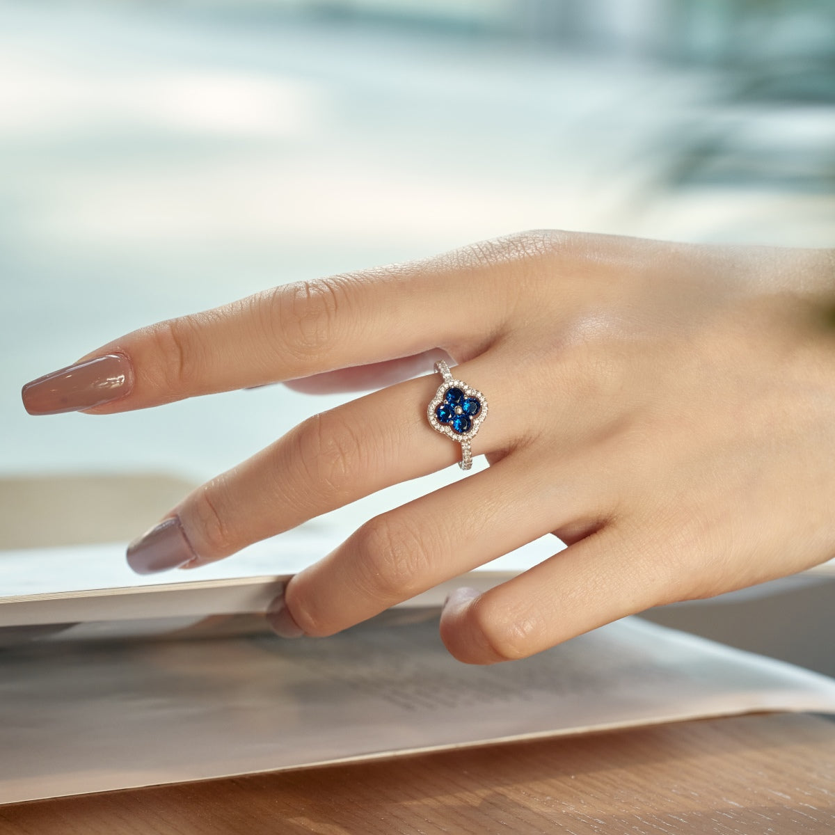 [Sparkling Aurora]Four Leaf Clover Flower Design Ring