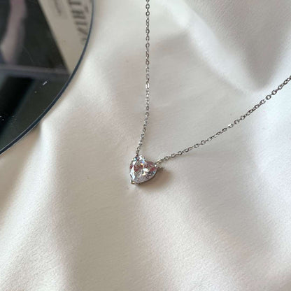 [Sparkling Aurora]Heart Shape Main Stone Pendant Collarbone Necklace