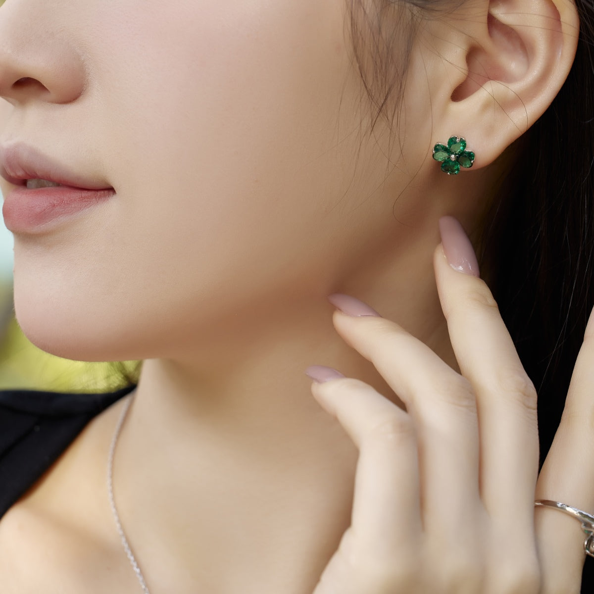 [Sparkling Aurora]Four-Leaf Clover Ball Earrings